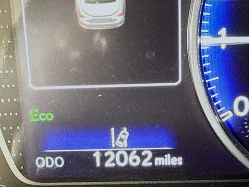 Certified 2022 Lexus ES 350 w/ Premium Package image 13