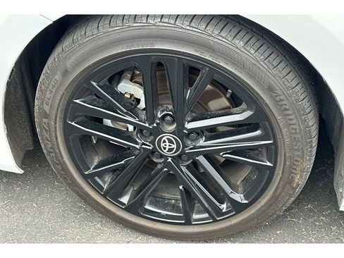 Used 2025 Toyota Camry SE FWD image 4