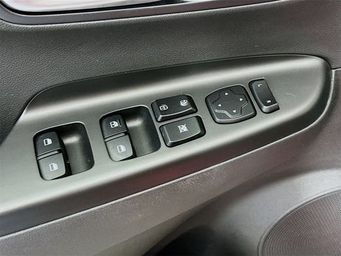 Used 2022 Hyundai Kona SEL w/ Cargo Package image 17