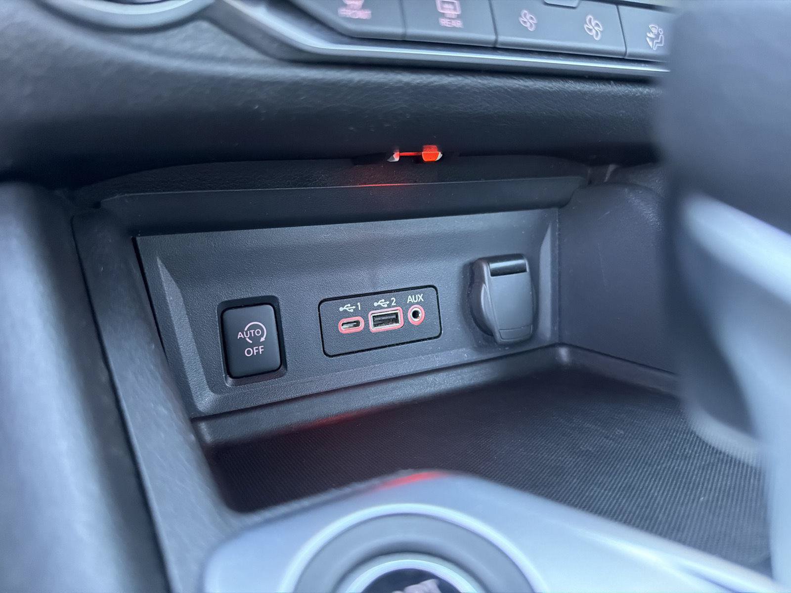 Used 2025 Nissan Sentra SV w/ All-Weather Package FWD image 25
