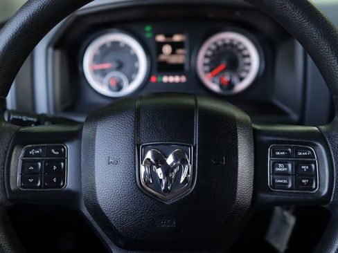 Used 2018 RAM 1500 Express AWD/4WD image 11