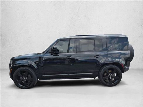 Used 2023 Land Rover Defender 110 X-Dynamic SE AWD/4WD image 9