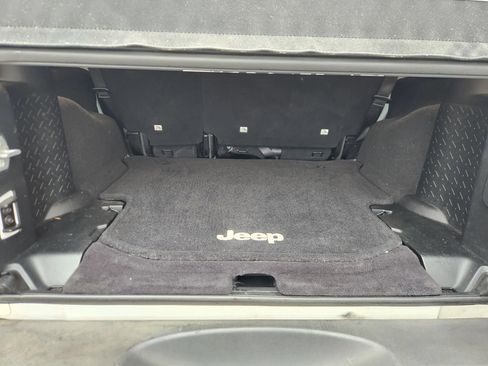 Used 2017 Jeep Wrangler Unlimited Sport w/ Quick Order Package 24S AWD/4WD image 29