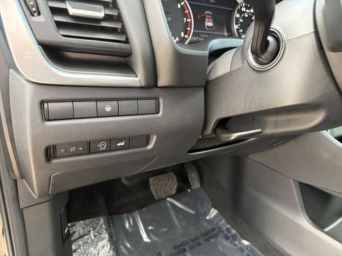 Used 2023 Nissan Rogue SV w/ SV Premium B Package image 21