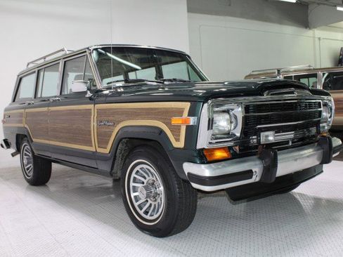 Used 1991 Jeep Grand Wagoneer 4X4 image 10