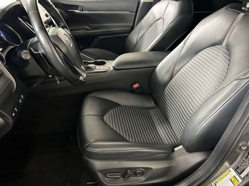 Used 2022 Toyota Camry SE image 20