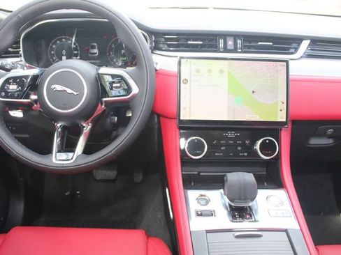 New 2026 Jaguar F-PACE R-Dynamic S image 4