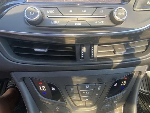 Used 2019 Buick Envision Essence FWD image 25