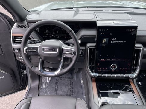 Used 2025 GMC Yukon XL Denali AWD/4WD image 12