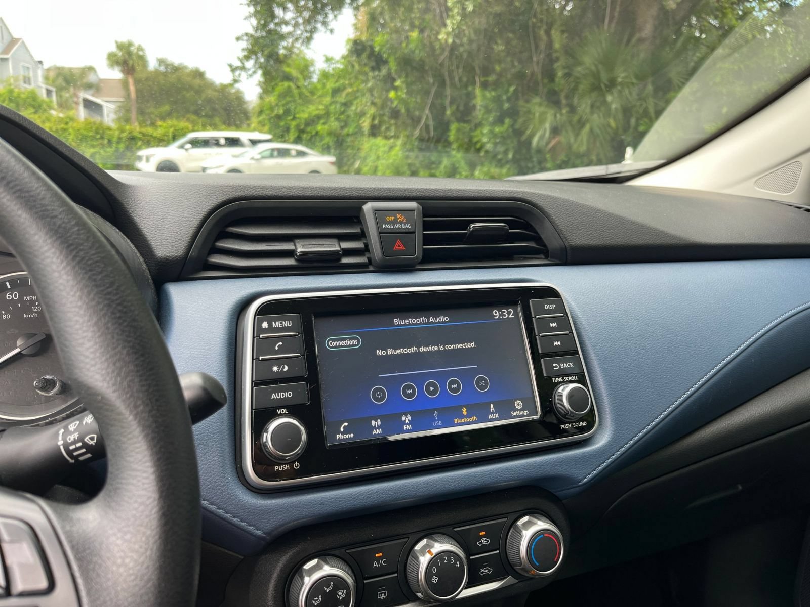 Used 2025 Nissan Versa SV FWD image 16