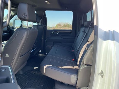 Used 2024 Chevrolet Silverado 2500 High Country w/ High Country Premium Package image 29