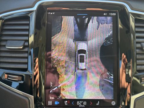 Used 2023 Volvo XC90 T8 Ultimate w/ Lounge Package image 35