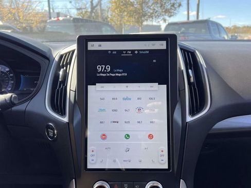 Used 2024 Ford Edge SEL image 24