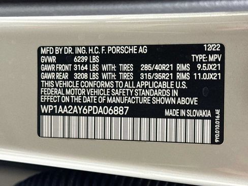Certified 2023 Porsche Cayenne AWD/4WD image 33