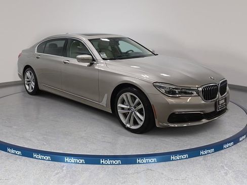 Used 2019 BMW 750i xDrive w/ Cold Weather Package AWD/4WD image 4
