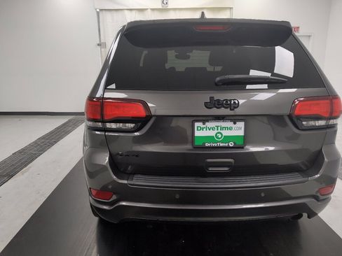 Used 2019 Jeep Grand Cherokee Altitude AWD/4WD image 6
