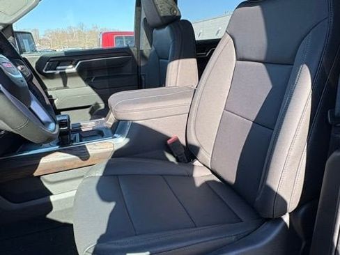 New 2026 GMC Sierra 1500 SLT image 11