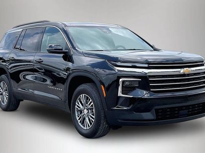 Used 2024 Chevrolet Traverse LT