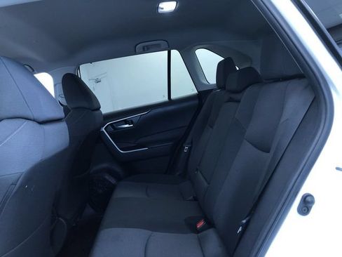 Used 2025 Toyota RAV4 XLE AWD/4WD image 21