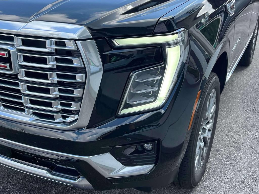 New 2026 GMC Yukon Denali w/ Sun & Power Step Package AWD/4WD image 9