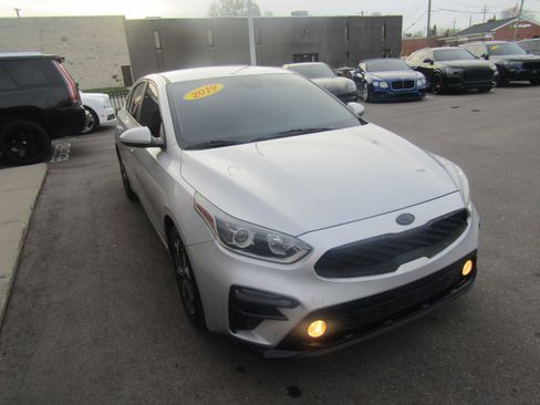 Used 2019 Kia Forte LXS image 3