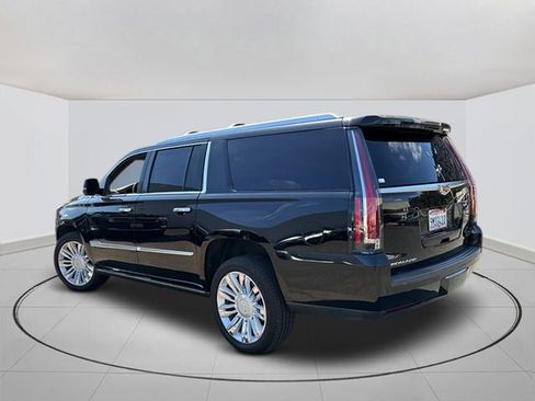 Used 2018 Cadillac Escalade ESV Platinum image 3