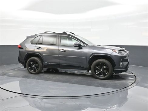 Used 2020 Toyota RAV4 XSE image 17