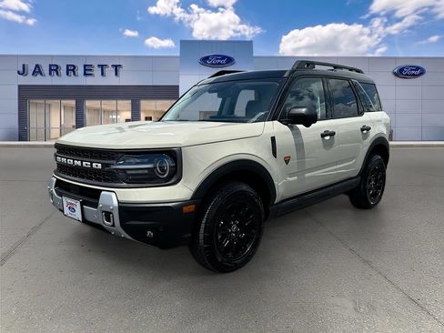 Used 2025 Ford Bronco Sport Badlands AWD/4WD image 3