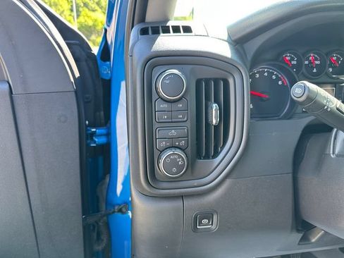 Used 2022 Chevrolet Silverado 1500 Custom Trail Boss w/ LPO, Dark Essentials Package AWD/4WD image 21