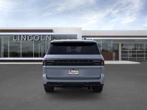 New 2026 Lincoln Navigator Reserve AWD/4WD image 5