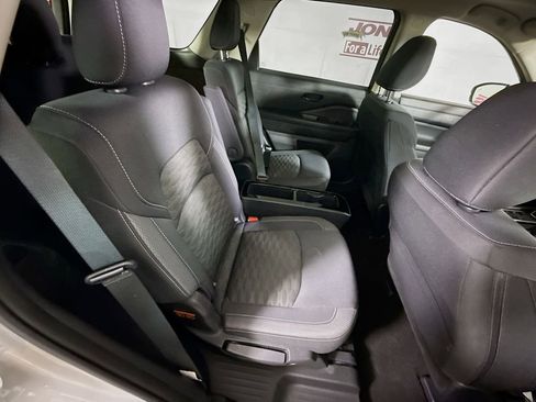 Certified 2023 Nissan Pathfinder SV w/ SV Premium Package AWD/4WD image 32