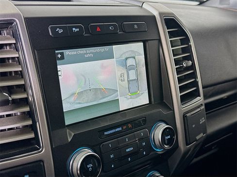 Used 2018 Ford F150 Platinum w/ Equipment Group 701A Luxury image 10