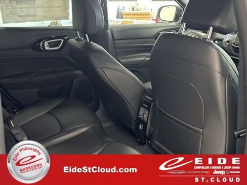 New 2026 Jeep Compass Latitude image 22