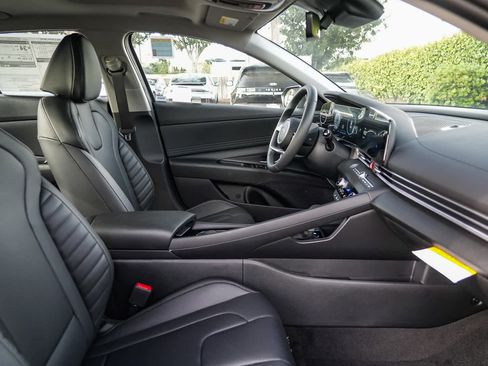 New 2026 Hyundai Elantra Limited FWD image 17