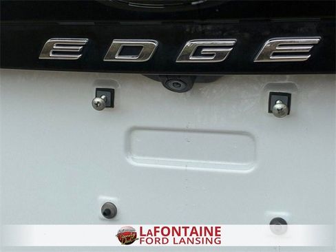 Used 2023 Ford Edge SEL image 9