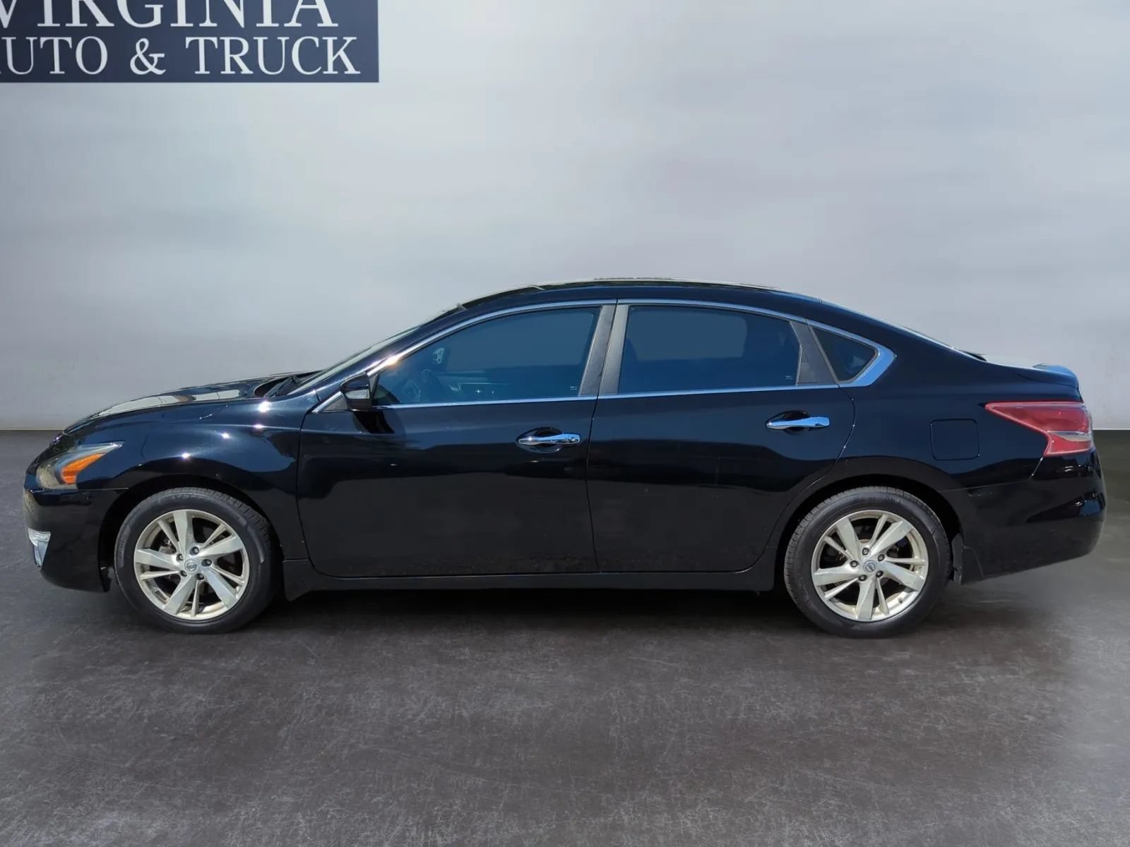 Used 2013 Nissan Altima 2.5 SL FWD image 2