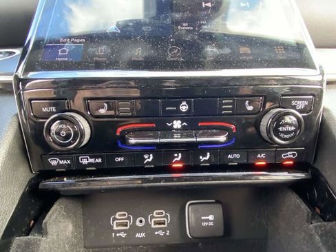 Used 2022 Jeep Grand Cherokee L Limited image 19