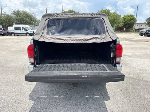Used 2018 Toyota Tacoma SR5 RWD image 25