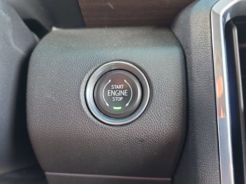 Used 2025 GMC Acadia Denali FWD image 26