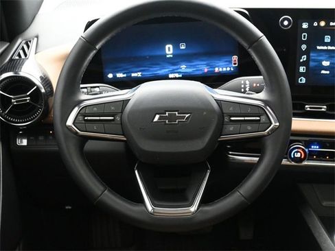 Used 2025 Chevrolet Equinox ACTIV w/ Safety and Technology Package image 26