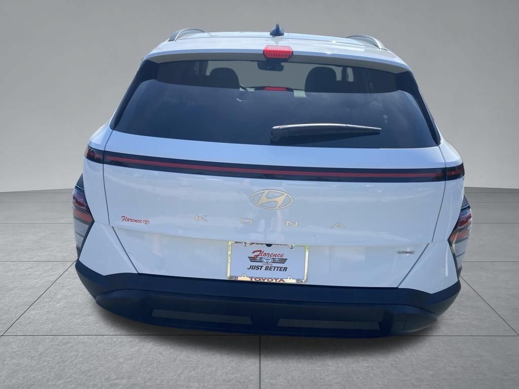 Used 2024 Hyundai Kona SEL AWD/4WD image 11