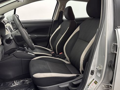 Used 2021 Nissan Versa SV image 19