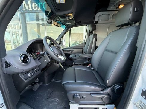 New 2025 Mercedes-Benz Sprinter 2500 image 11