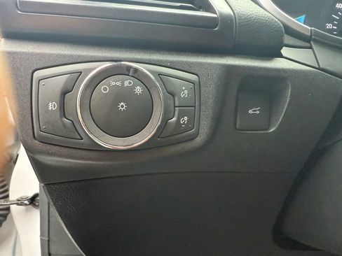 Used 2019 Ford Fusion Energi Titanium FWD image 16