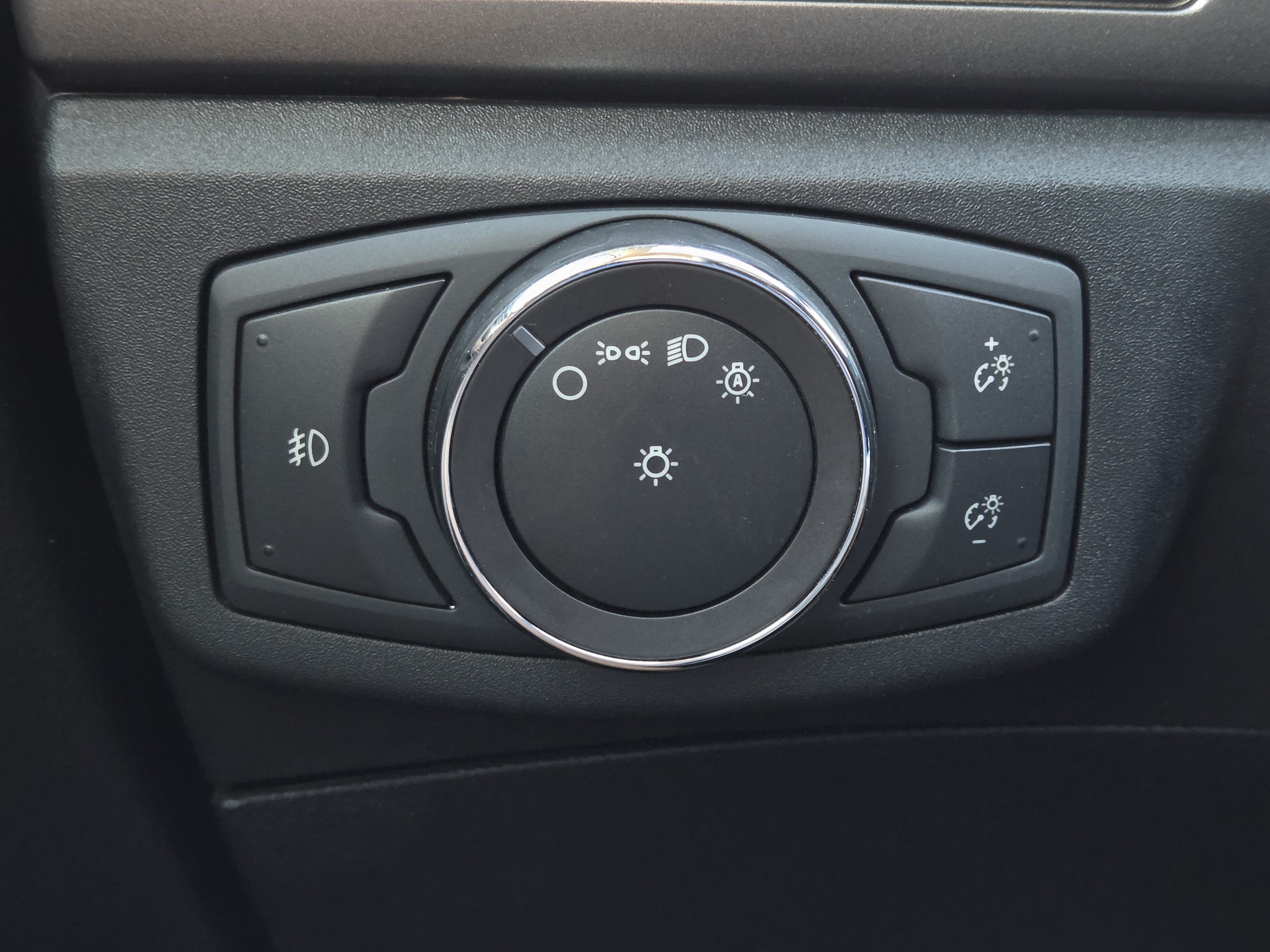 Used 2019 Ford Fusion SE w/ Equipment Group 151A FWD image 19