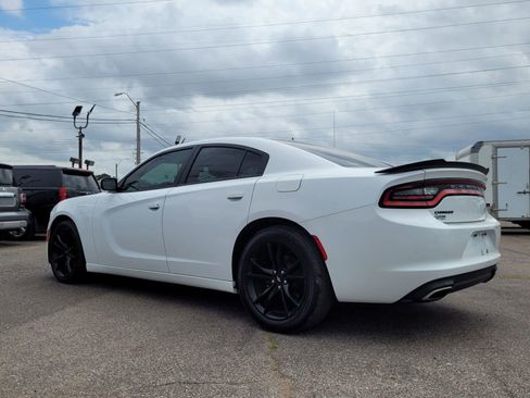 Used 2017 Dodge Charger SE w/ Blacktop Package image 15