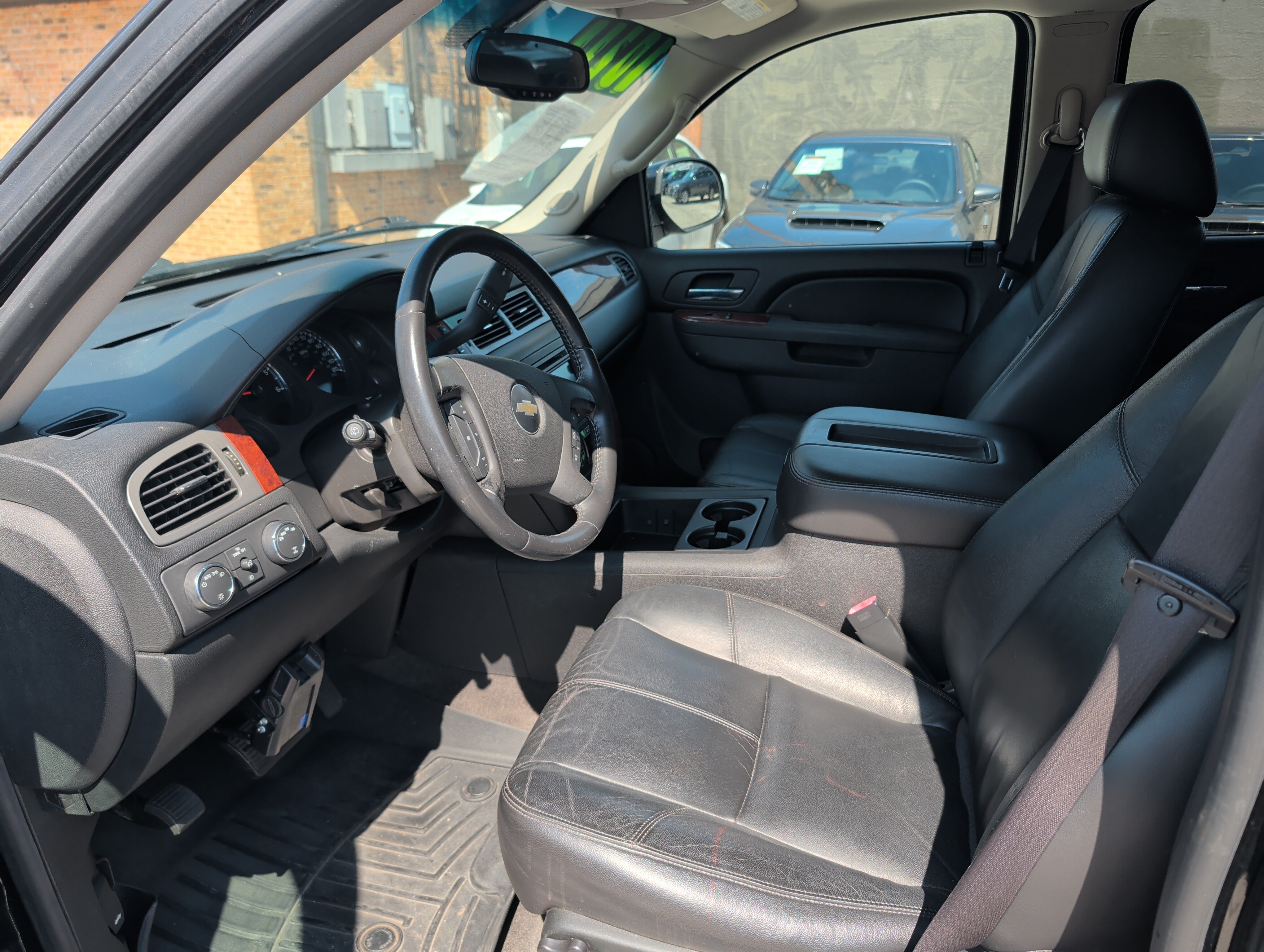 Used 2010 Chevrolet Suburban LT AWD/4WD image 25