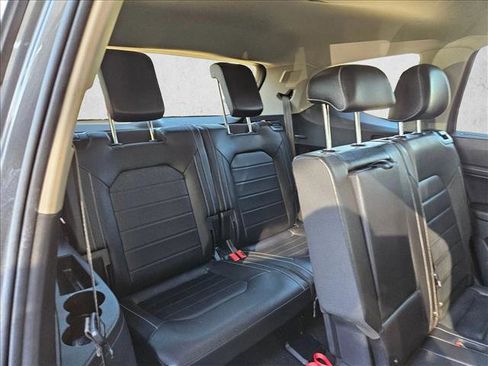 Used 2021 Volkswagen Atlas SEL Premium image 21