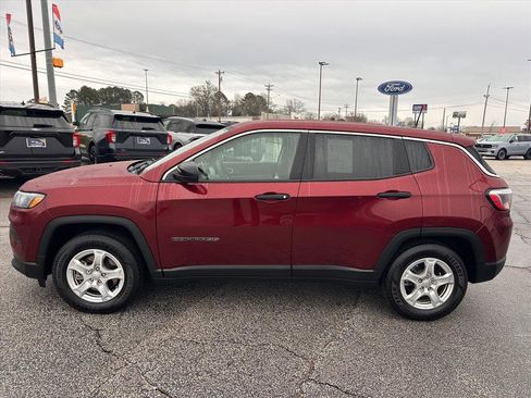 Used 2022 Jeep Compass Sport image 6