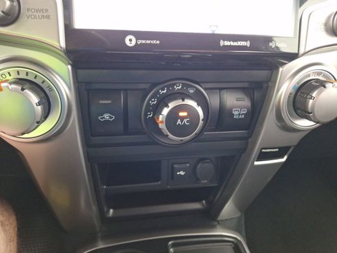 Used 2022 Toyota 4Runner SR5 Premium image 27